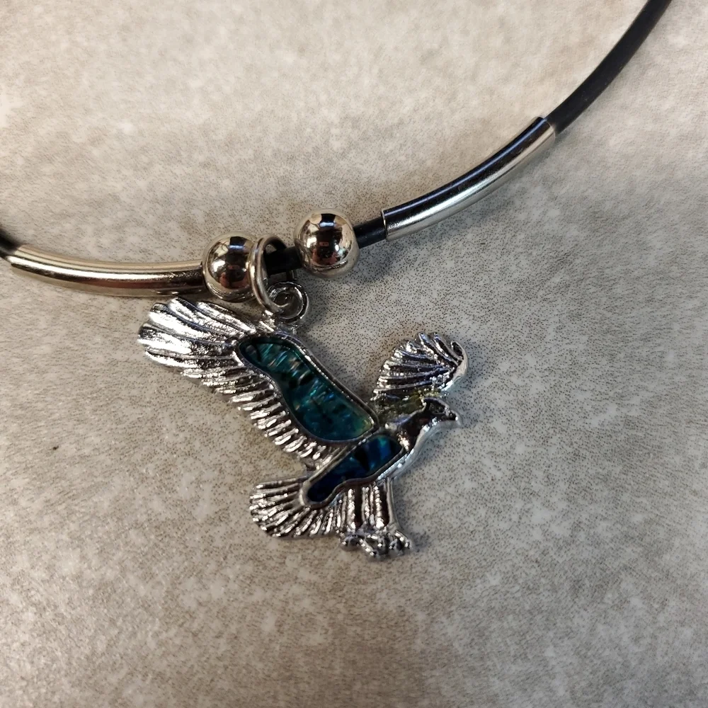 *O 🦅📿 Eagle pendant w/ black cord necklace